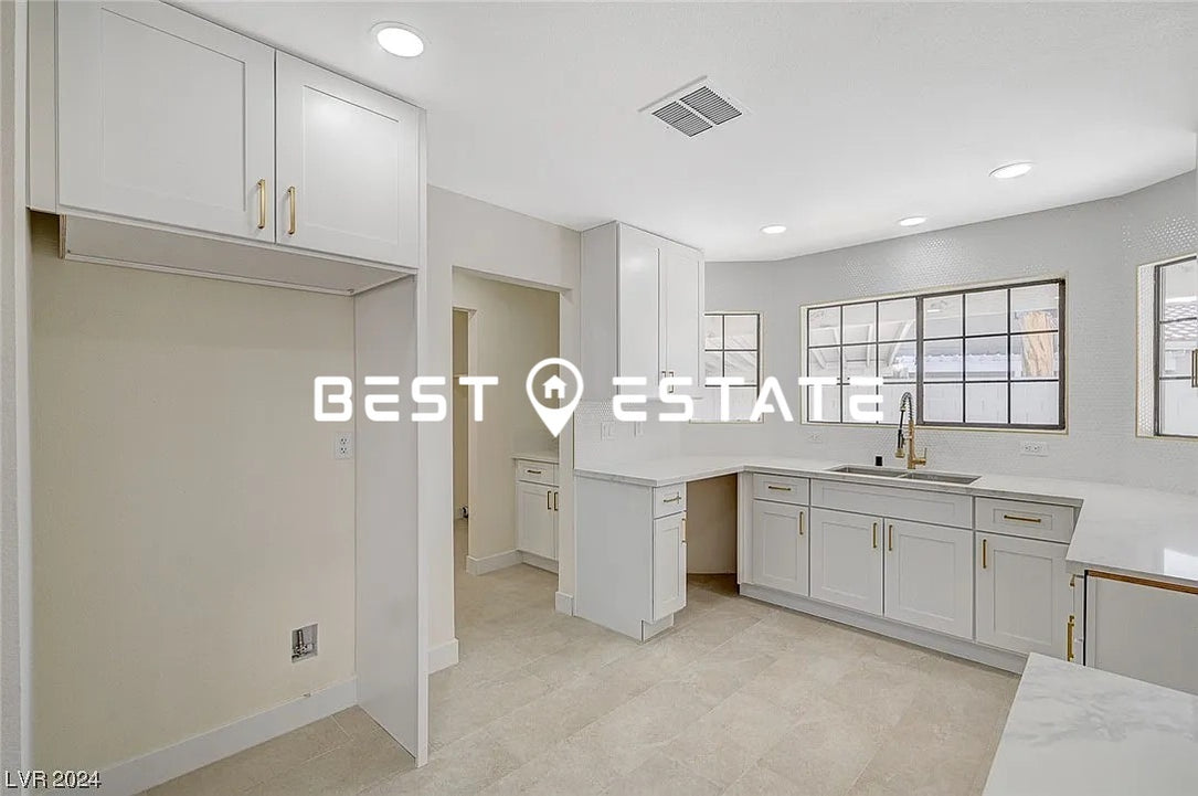 Tudur Ln, Las Vegas, NV 89119